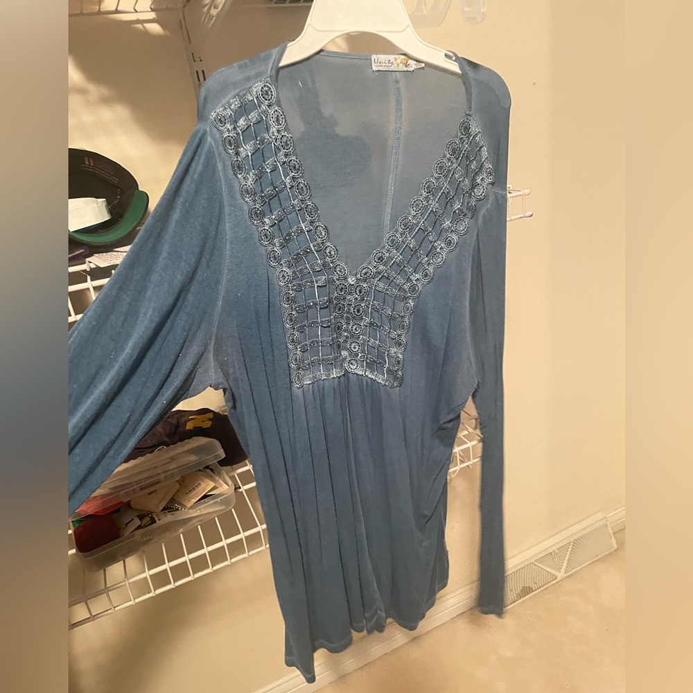 Women’s shirt